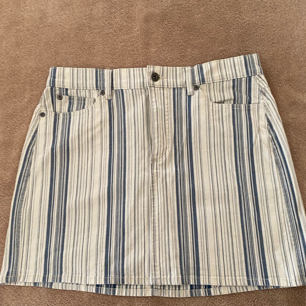 Two by Vince Camuto mini skirt